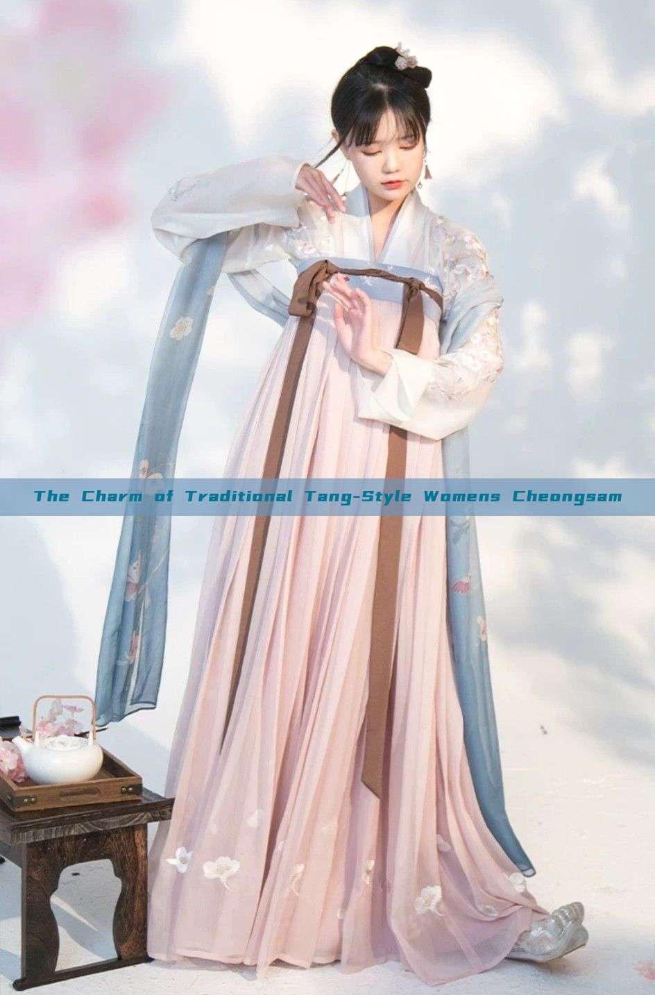 The Charm of Traditional Tang-Style Womens Cheongsam