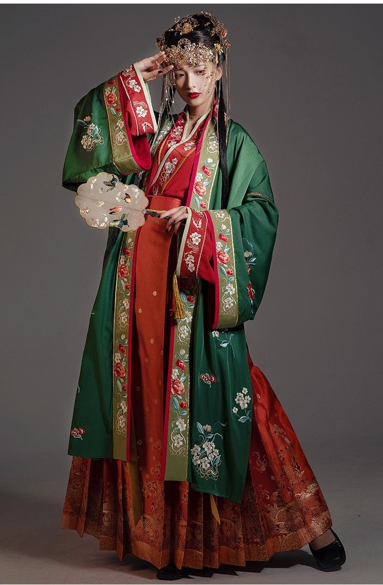 Embracing Modernity:The Evolution of Nursing Qipao into a Fashionable Redesign Embracing Modernity:The Evolution of Nursing Qipao into a Fashionable Redesign
