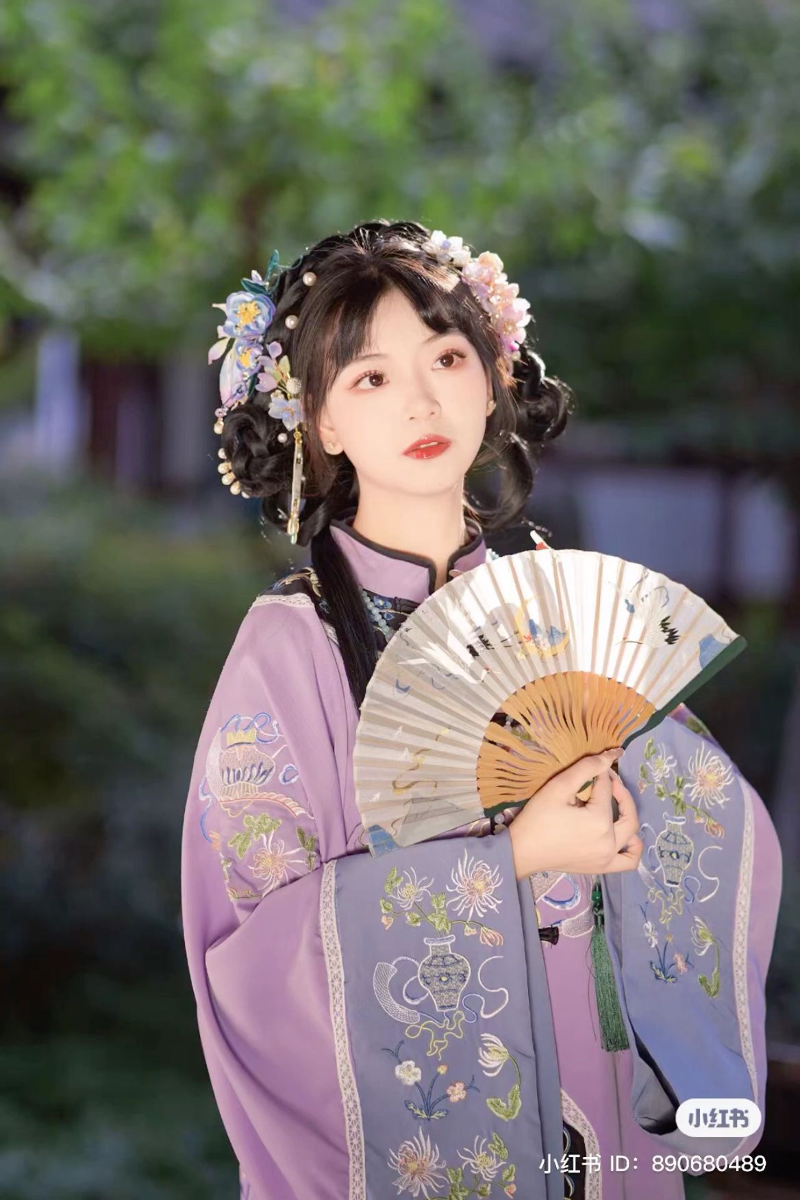 Embracing the Classics:Styling Short Hair with a Traditional Maimin Skirt Accessory Embracing the Classics:Styling Short Hair with a Traditional Maimin Skirt Accessory