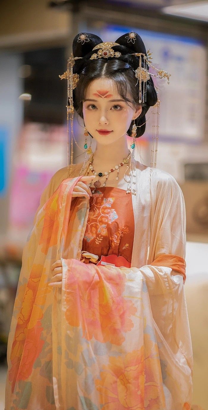 Classic Mid-Length Silk Cheongsam:Unveiling the Elegance of Real Silk Fabric