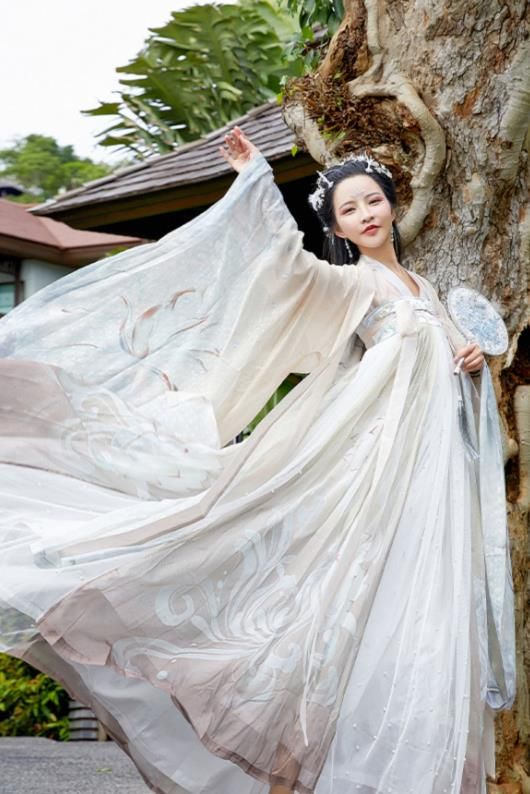 Neo-Chinese Horseback Skirt for Children:The Revival of Traditional Elegance Neo-Chinese Horseback Skirt for Children:The Revival of Traditional Elegance