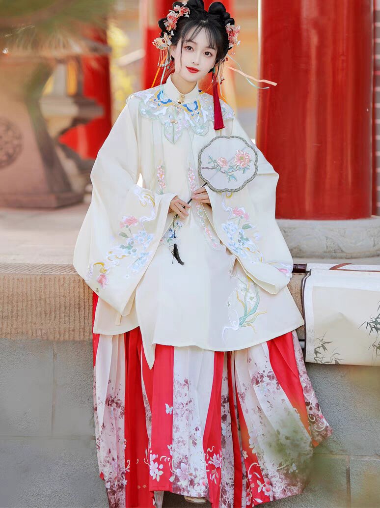 The Splendor of Hanfu Hair Accessories:The Crown of Elegance The Splendor of Hanfu Hair Accessories:The Crown of Elegance