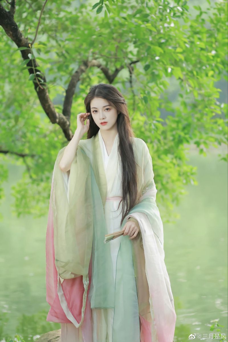 The Journey of a Student in the Realm of Lanruo Halls Authentic Hanfu Fashion The Journey of a Student in the Realm of Lanruo Halls Authentic Hanfu Fashion