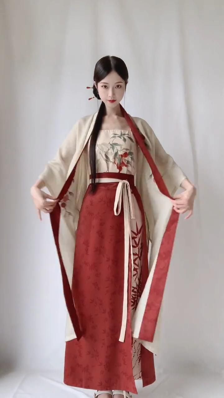 Ancient Charm:My BFF and the Enchanting World of Hanfu 汉服) Ancient Charm:My BFF and the Enchanting World of Hanfu 汉服)