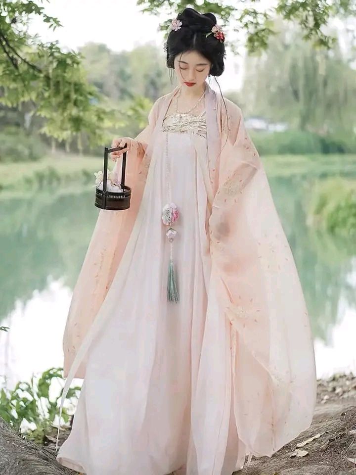 Embracing Tradition:A Qipao-Inspired Clutch Bag Embracing Tradition:A Qipao-Inspired Clutch Bag
