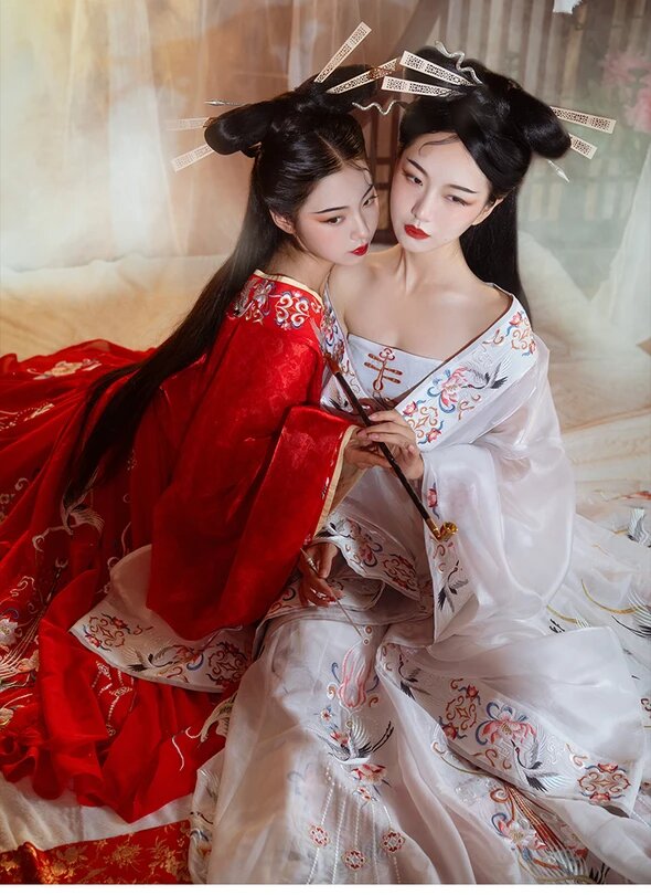 Embracing the Elegance of Cheongsam Accessories
