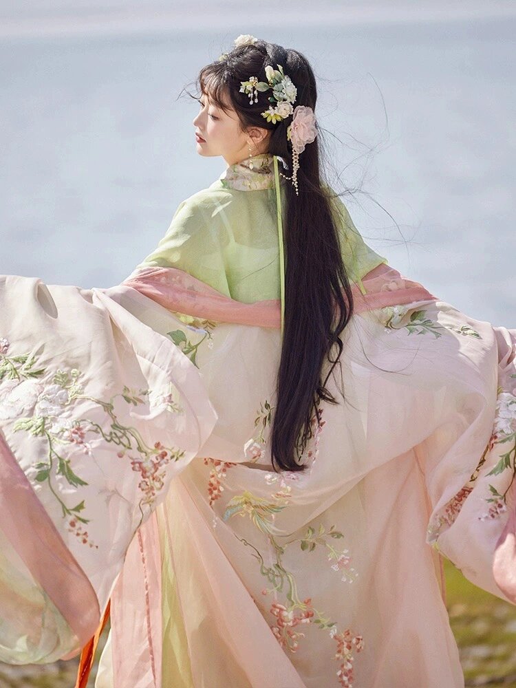 Flax Cheongsam Elasticity:Understanding the Comfort and Durability of its Fabric