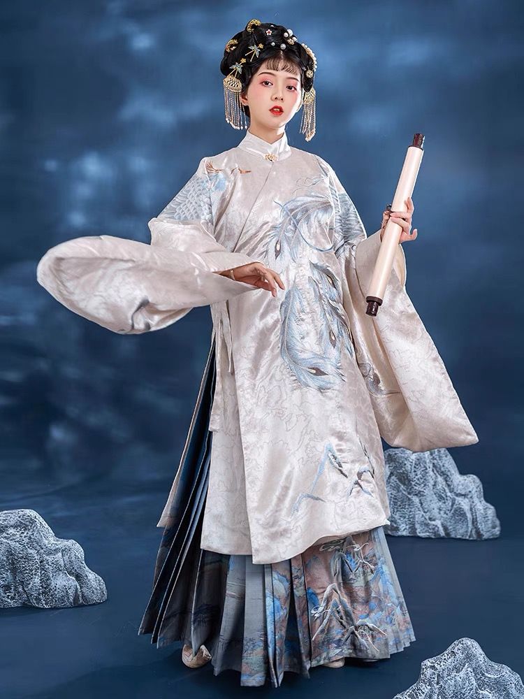 The Enchantment of Jade Rabbit:Hanfu Fashion and Chinese Cultural Splendor The Enchantment of Jade Rabbit:Hanfu Fashion and Chinese Cultural Splendor