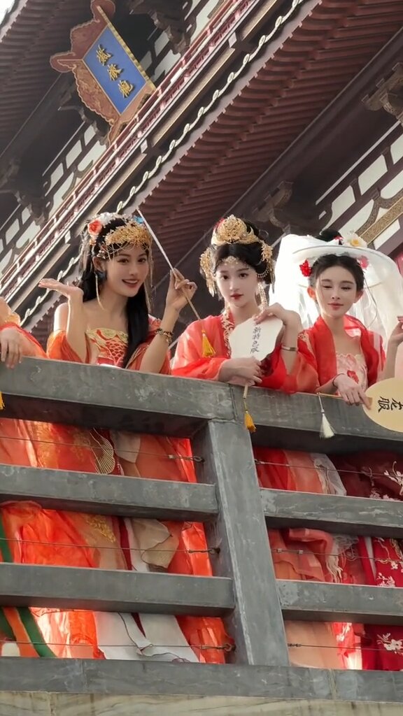 Summer Light Hanfu Costumes for Young Girls:Stylish 8-Year-Old Hanfu Hanbok Summer Light Hanfu Costumes for Young Girls:Stylish 8-Year-Old Hanfu Hanbok