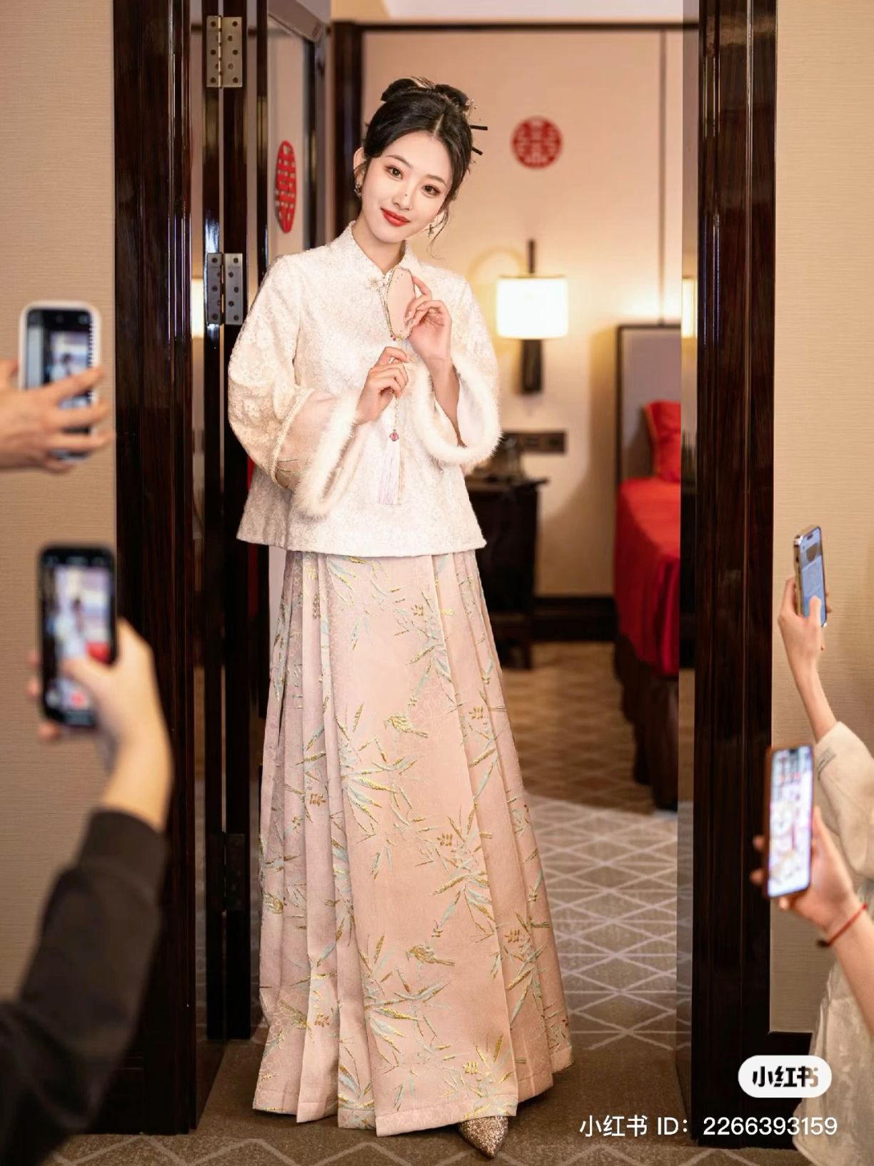 Traditional Charm of Hanfu Girls:A Glimpse into the World of Ancient Elegance Traditional Charm of Hanfu Girls:A Glimpse into the World of Ancient Elegance