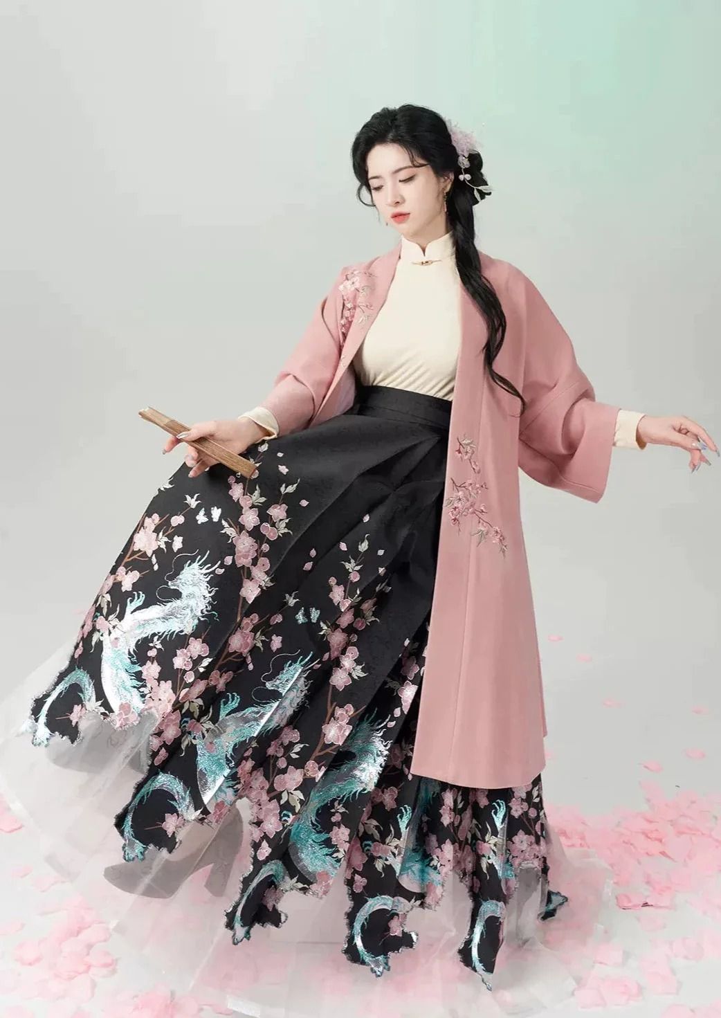 The Significance of Cheongsam in the Chinese Junior High School Entrance Examination The Significance of Cheongsam in the Chinese Junior High School Entrance Examination
