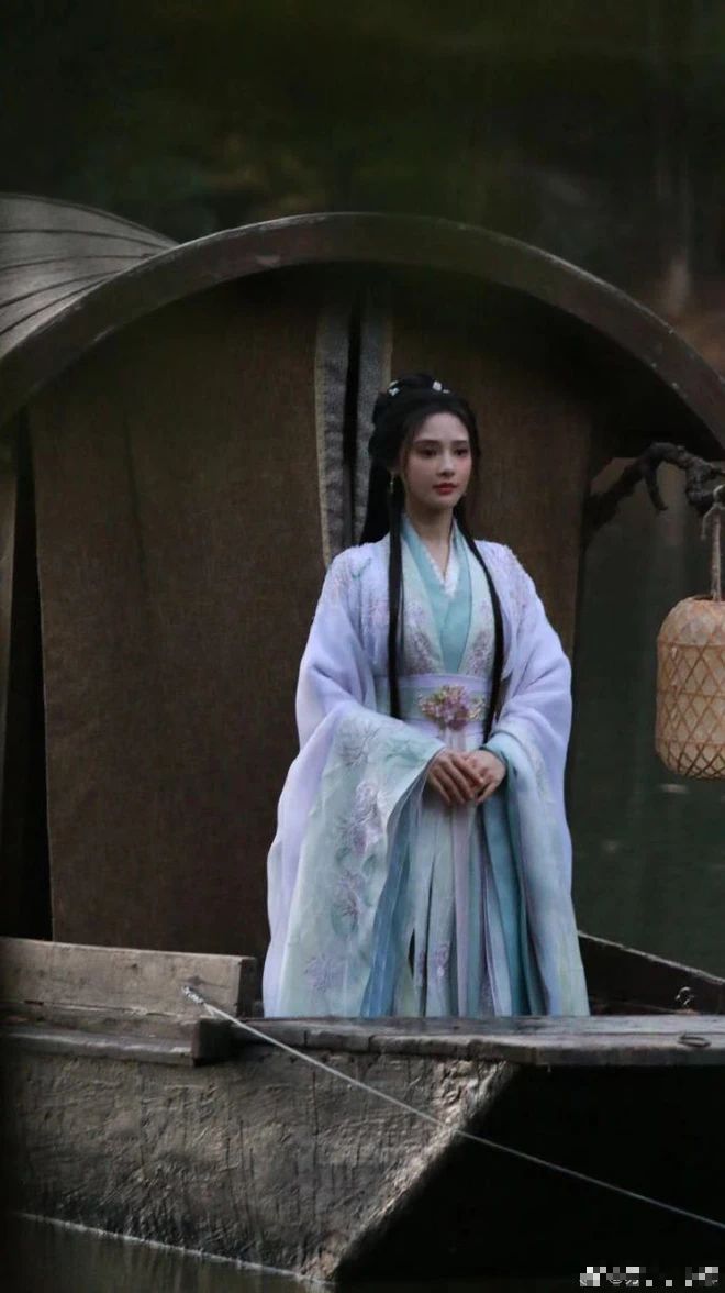 The Enchanting Beauty of Song Dynastys Hanfu in Pink