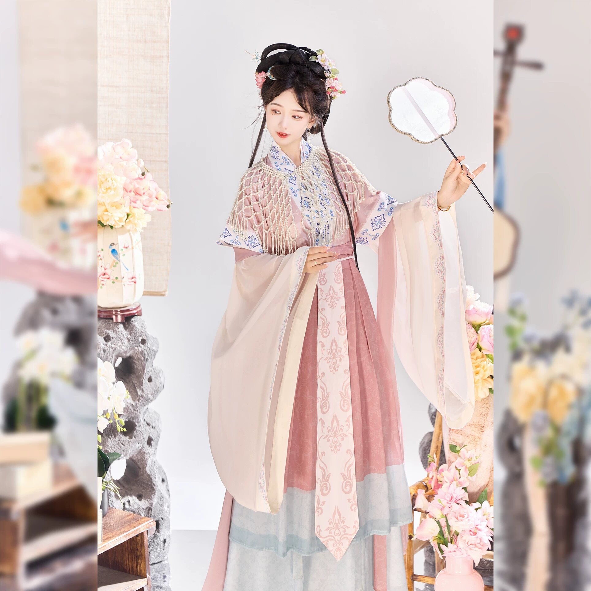 The Revival of Hanfu:The Cross-Cultural Significance of Traditional Chinese Clothing The Revival of Hanfu:The Cross-Cultural Significance of Traditional Chinese Clothing