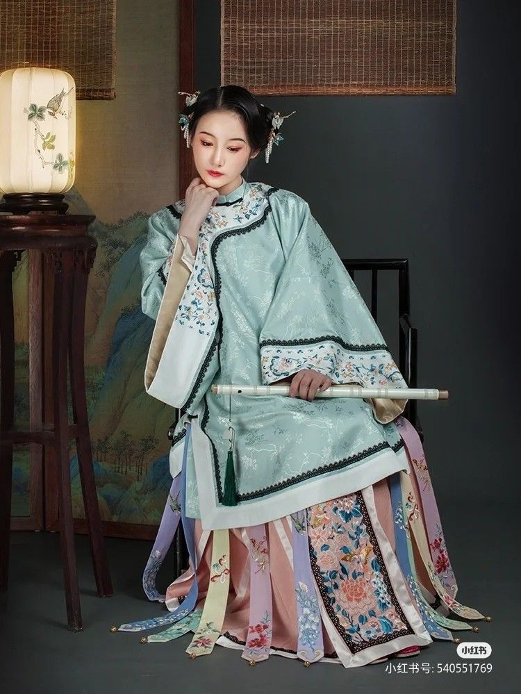 Ancient Charm of Short-sleeved Hanfu for Women:A Glimpse into Traditional Chinese Elegance