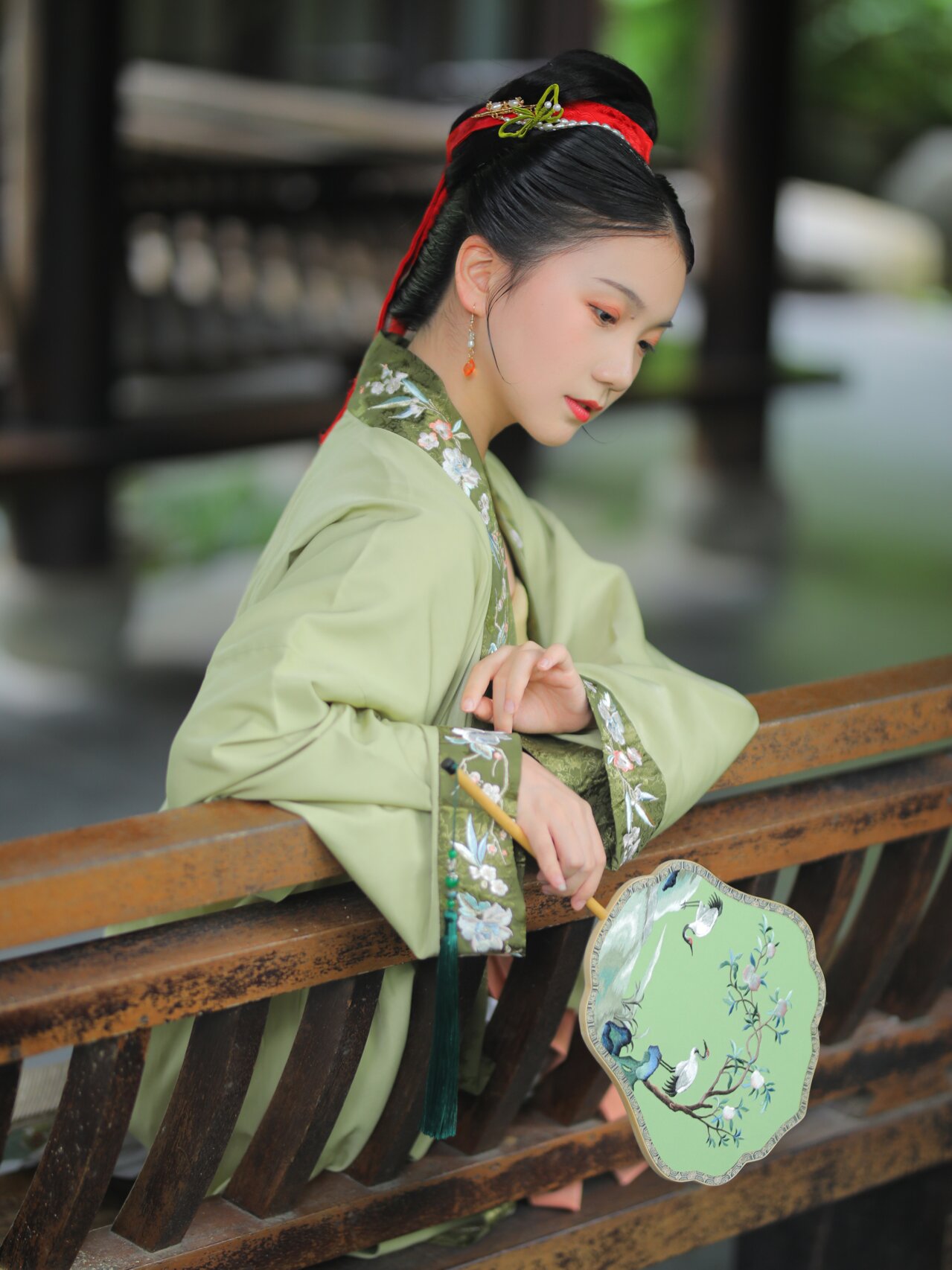 Hanfu Shoes:The Embroidery of Traditional Chinese Footwear Hanfu Shoes:The Embroidery of Traditional Chinese Footwear