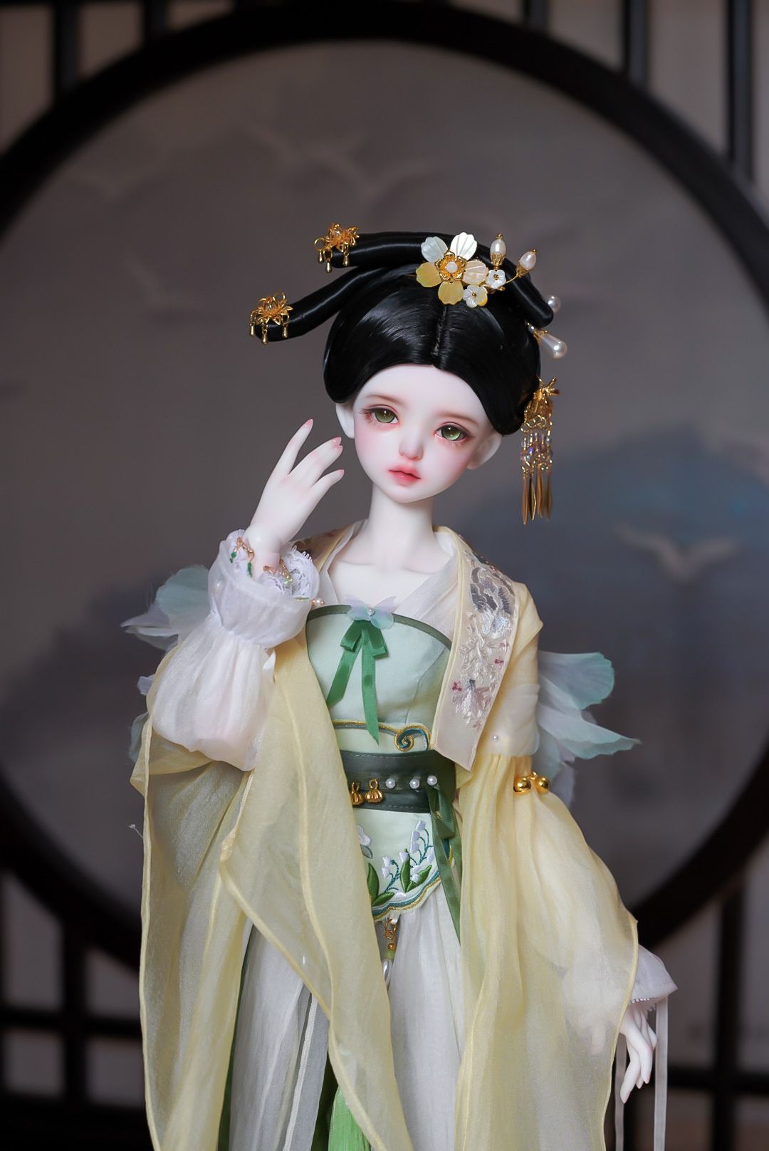 Hanfu Two-Piece Set for Primary School Children:An Insight into Traditional Chinese Fashion