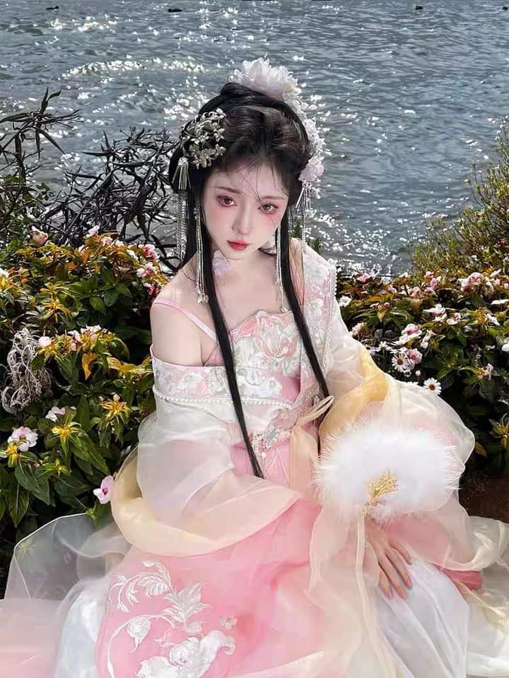Vintage-Style Childrens Girls Cheongsam:A Blend of Tradition and Fashion Vintage-Style Childrens Girls Cheongsam:A Blend of Tradition and Fashion