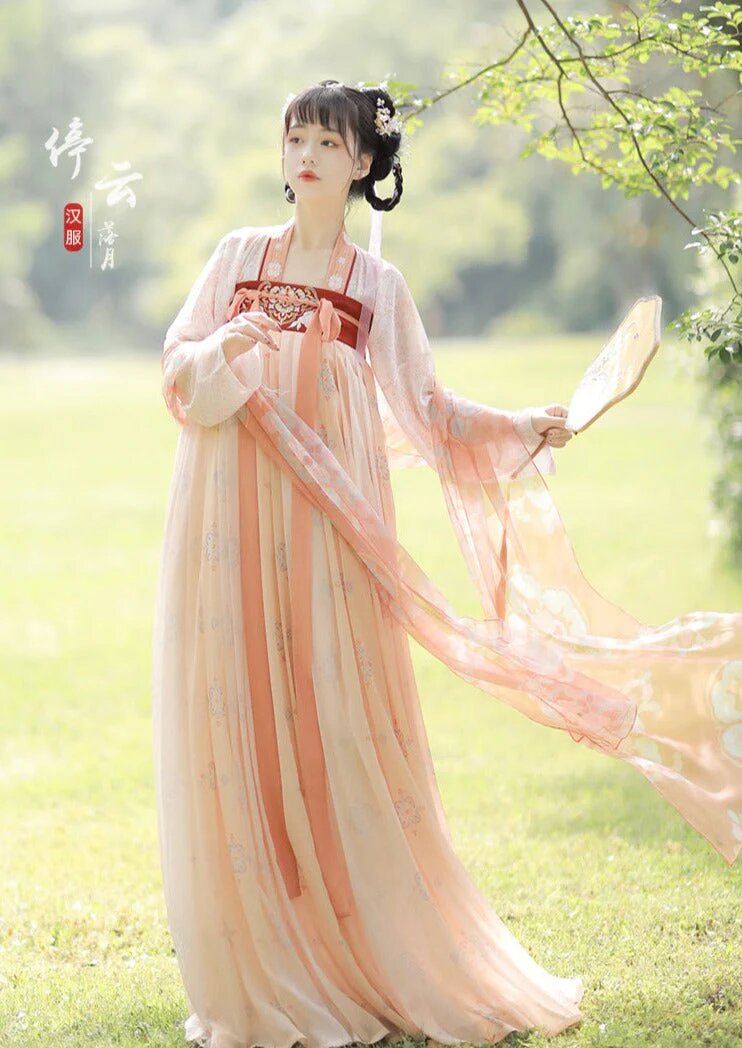 Yiyaos Modern Chinese Qipao:A Blend of Tradition and Innovation Yiyaos Modern Chinese Qipao:A Blend of Tradition and Innovation