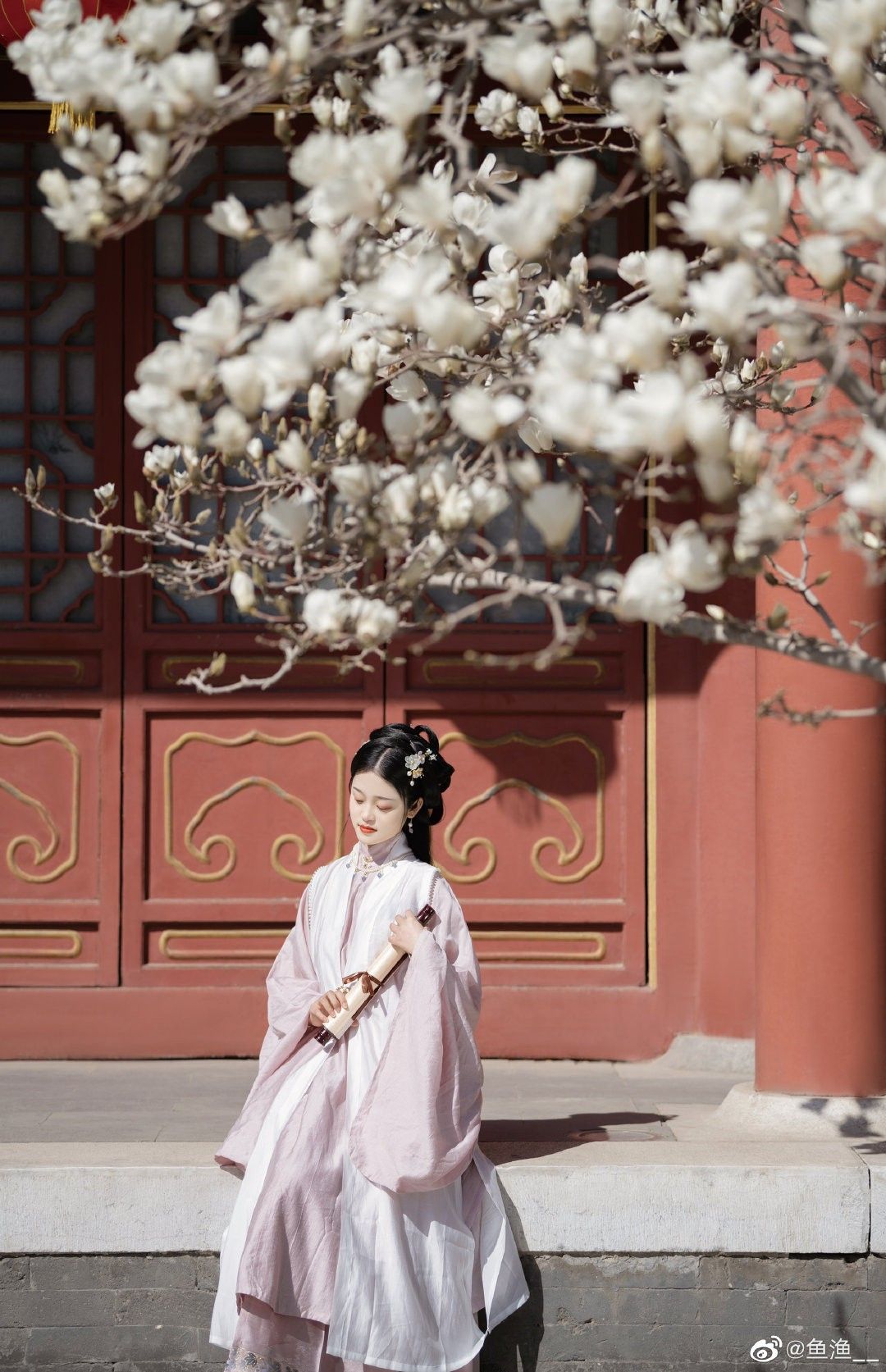 The Enchanting Cheongsam of Shanghai Style:The Story of Xiangyunsha Silk