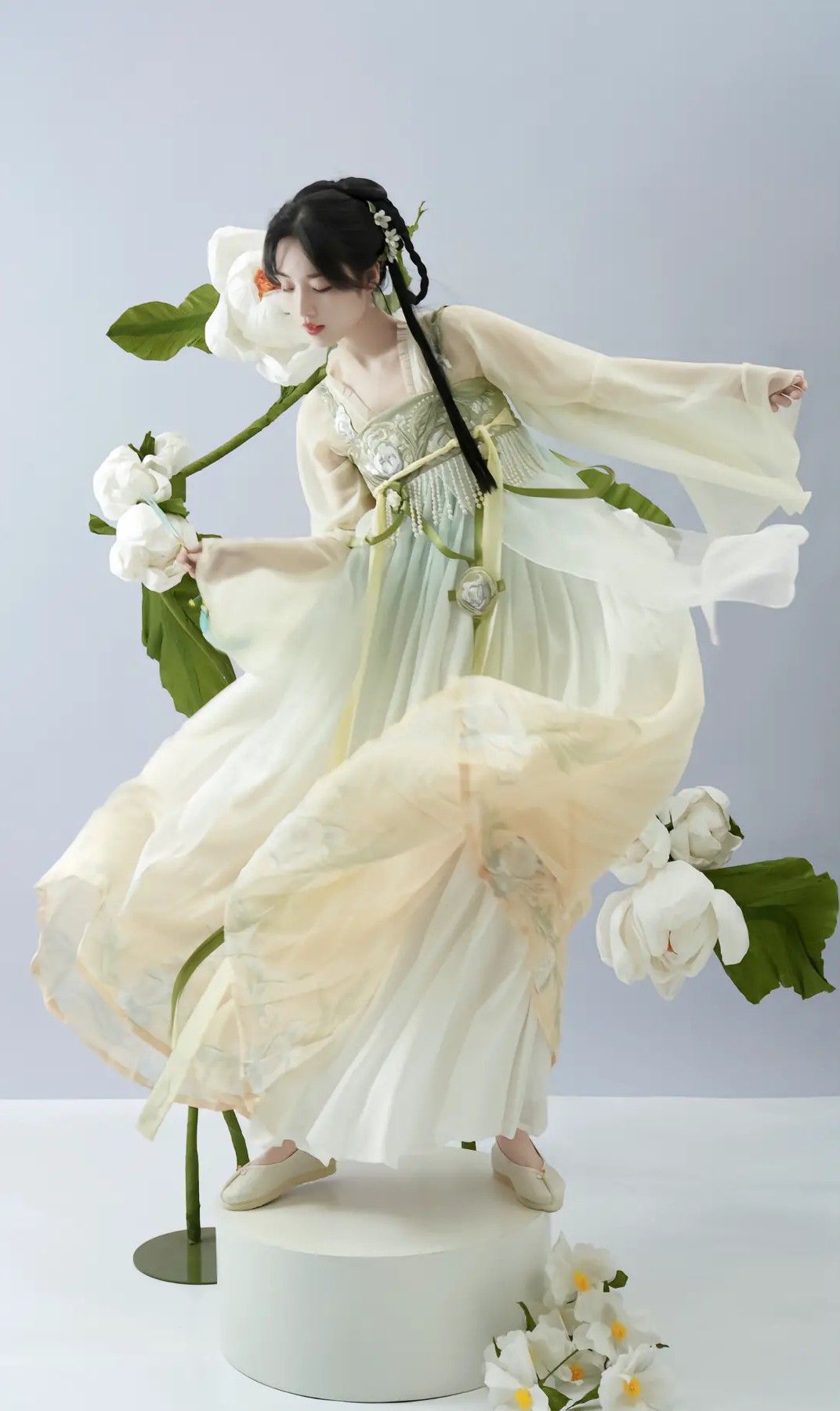 Blue Summer Ming Dynasty Hanfu Fashion:A Blend of Tradition and Comfort Blue Summer Ming Dynasty Hanfu Fashion:A Blend of Tradition and Comfort
