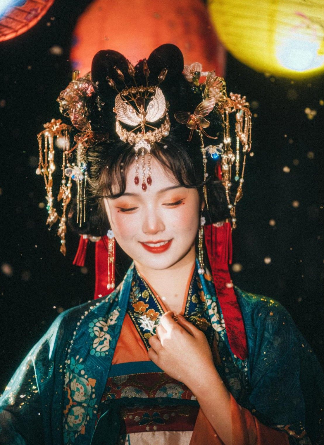 Traditional Childrens Tangzu Costumes and Headwear:A Cultural Journey Traditional Childrens Tangzu Costumes and Headwear:A Cultural Journey