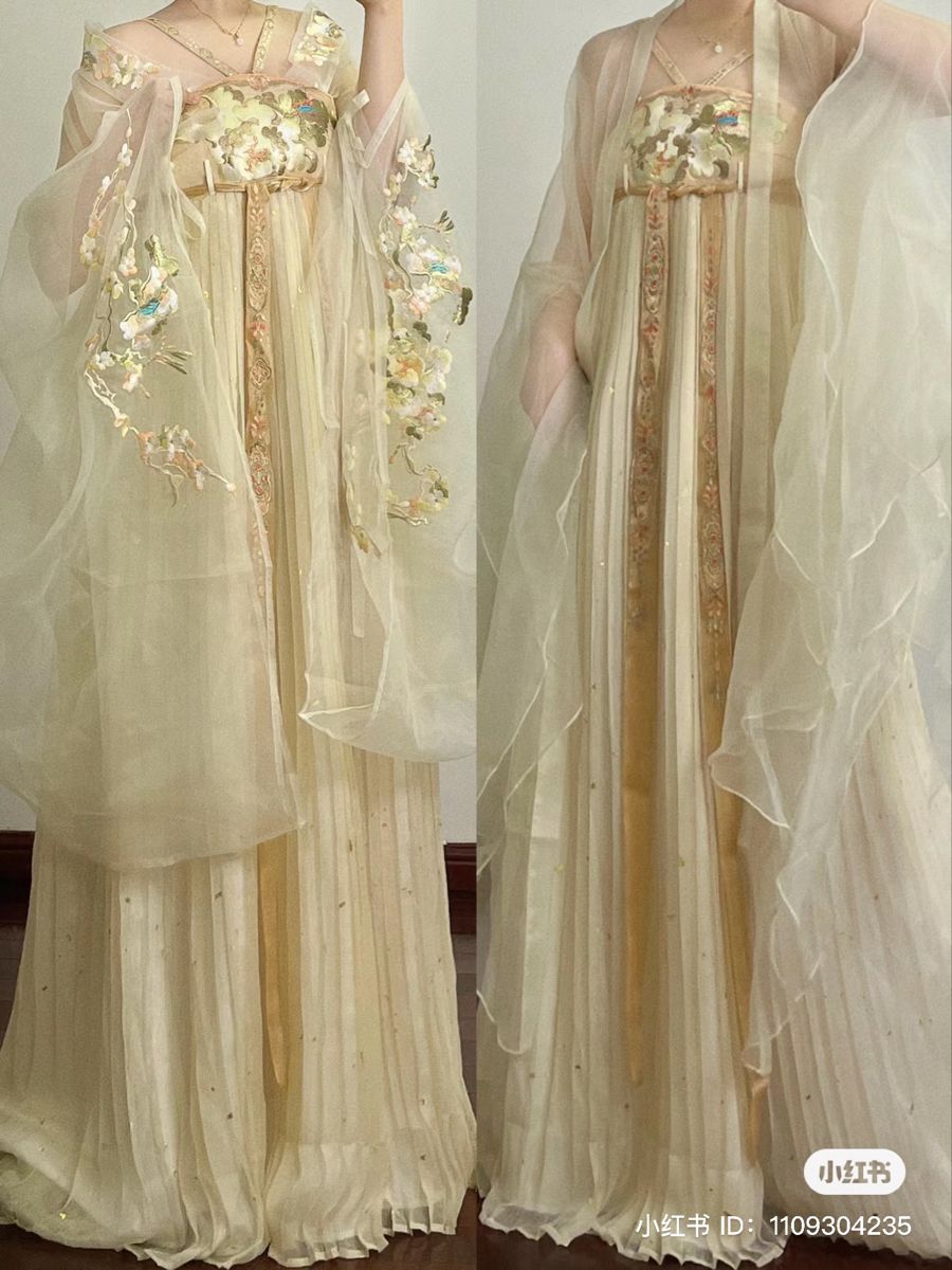 The Revival of Hanfu for Women:Embracing the Cultural Heritage at 40 The Revival of Hanfu for Women:Embracing the Cultural Heritage at 40