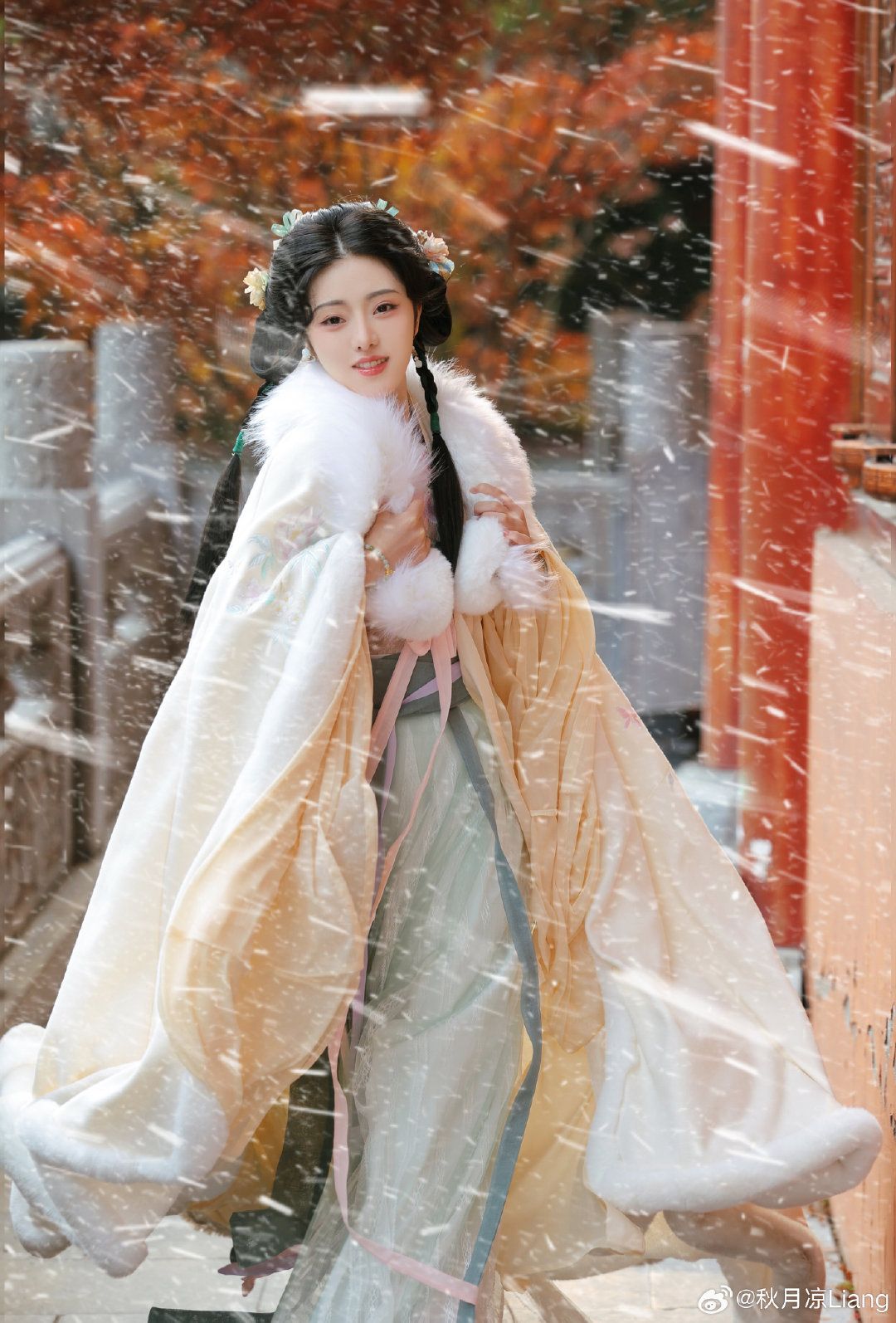 The Enchantment of Ancient Chinese Style Bags and Hanfu Robes The Enchantment of Ancient Chinese Style Bags and Hanfu Robes