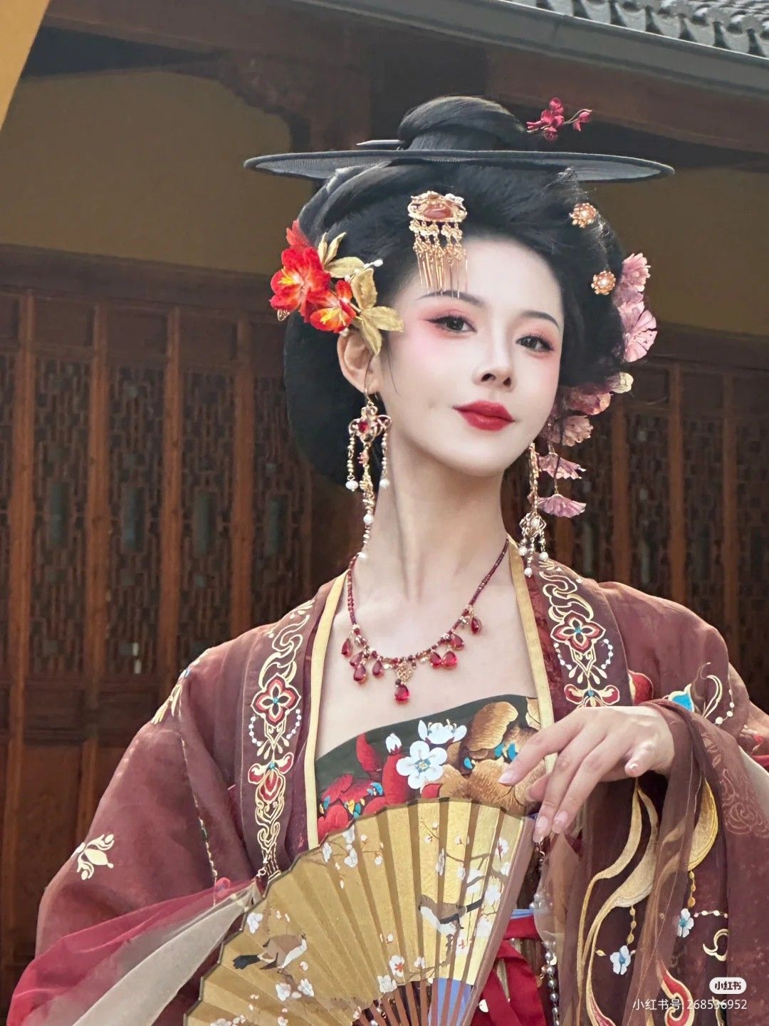 Traditional Tang-Style Chinese Womens Winter Clothing:A Blend of Elegance and Warmth Traditional Tang-Style Chinese Womens Winter Clothing:A Blend of Elegance and Warmth