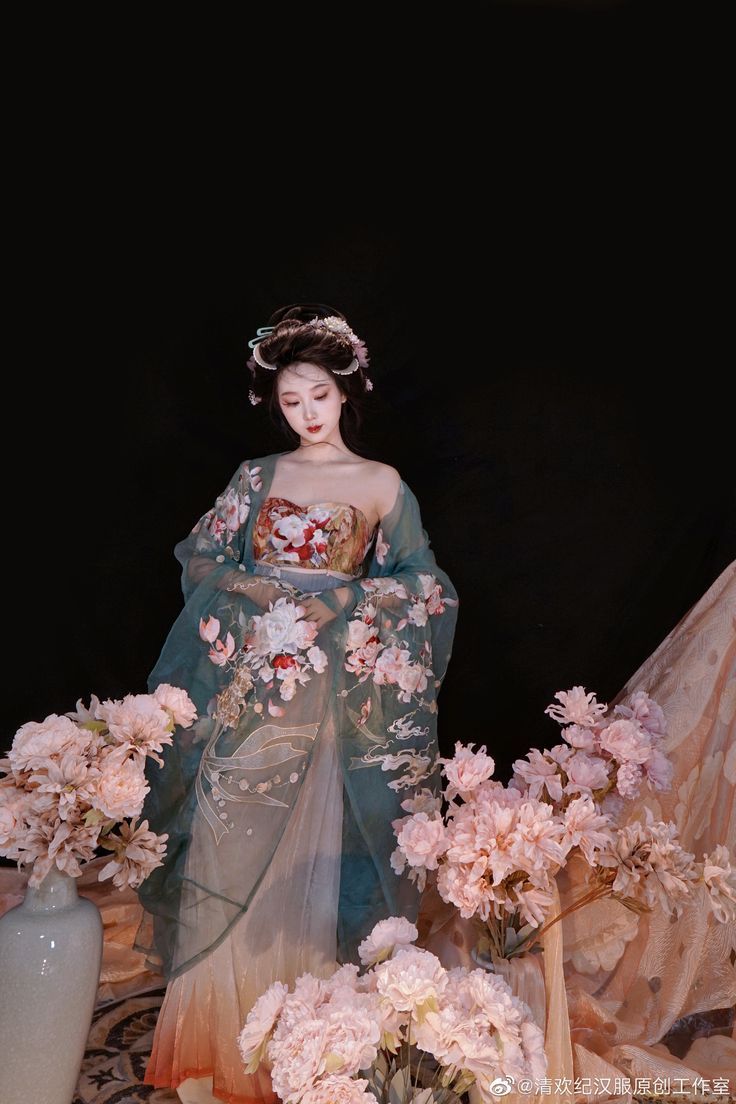 Chinese Cheongsam Shoes:Embodying Traditional Elegance Chinese Cheongsam Shoes:Embodying Traditional Elegance