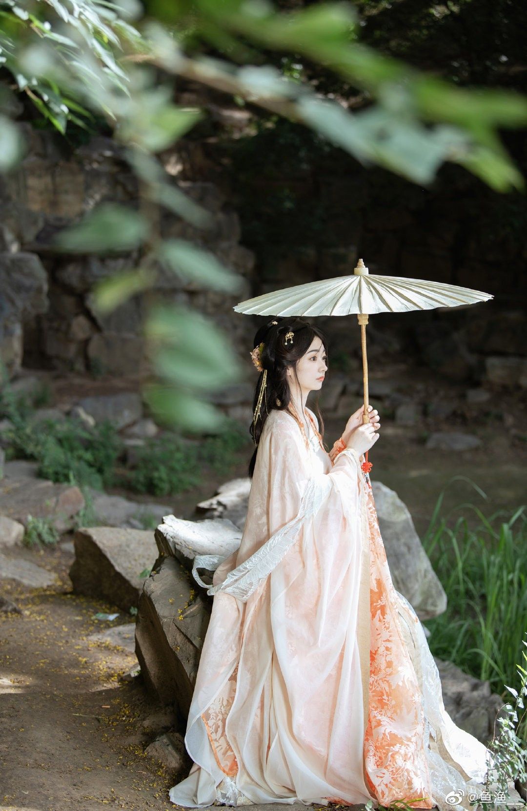 Winter Hanfu Fashion for Tall Individuals:A Guide to Styling and Fitting