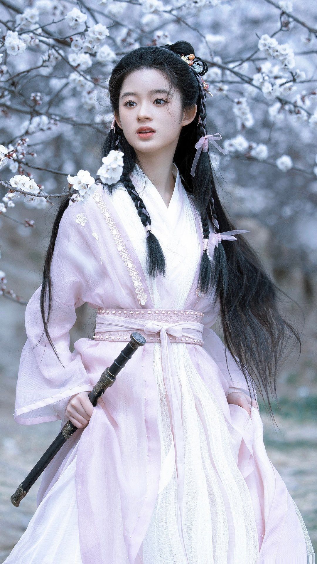 The Revival of Hanfu:Exploring the Essence of Traditional Chinese Clothing The Revival of Hanfu:Exploring the Essence of Traditional Chinese Clothing