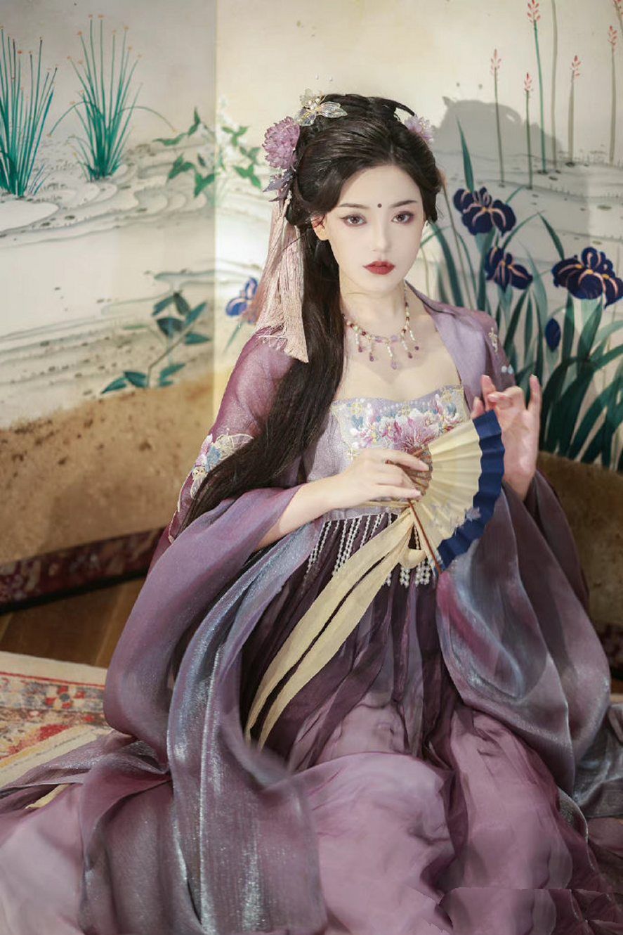 13-Year-Old Girls Qipao Fashion:The Rise of Traditional Charm with Modern Elegance