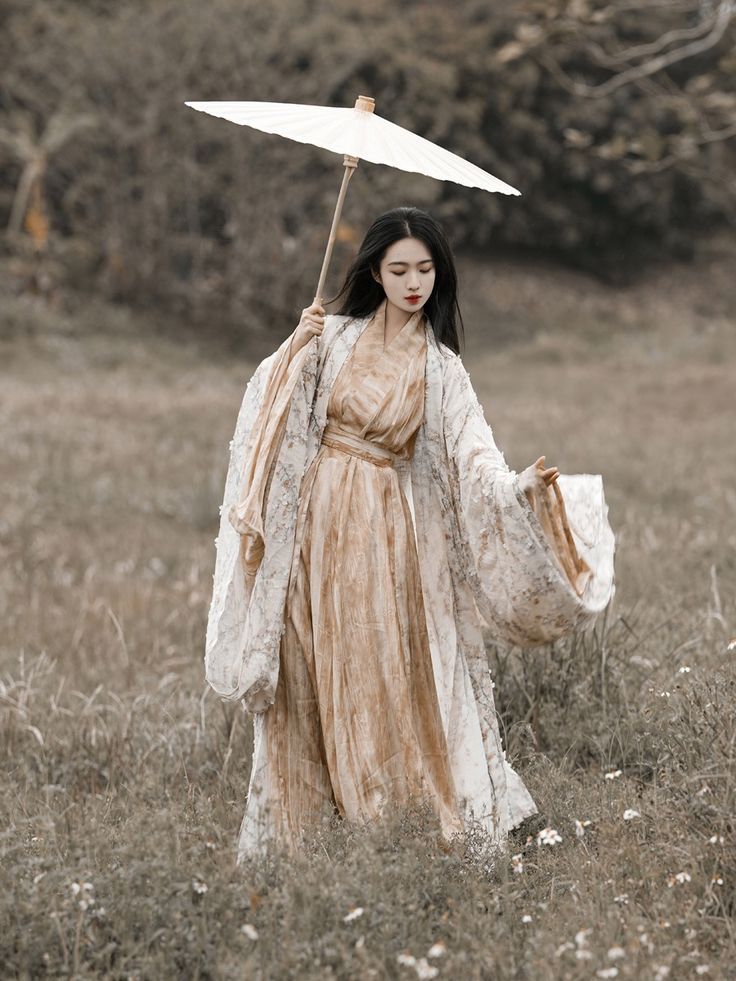 The Blue Hanfu Girl:A 12-Year-Olds Journey into Traditional Beauty