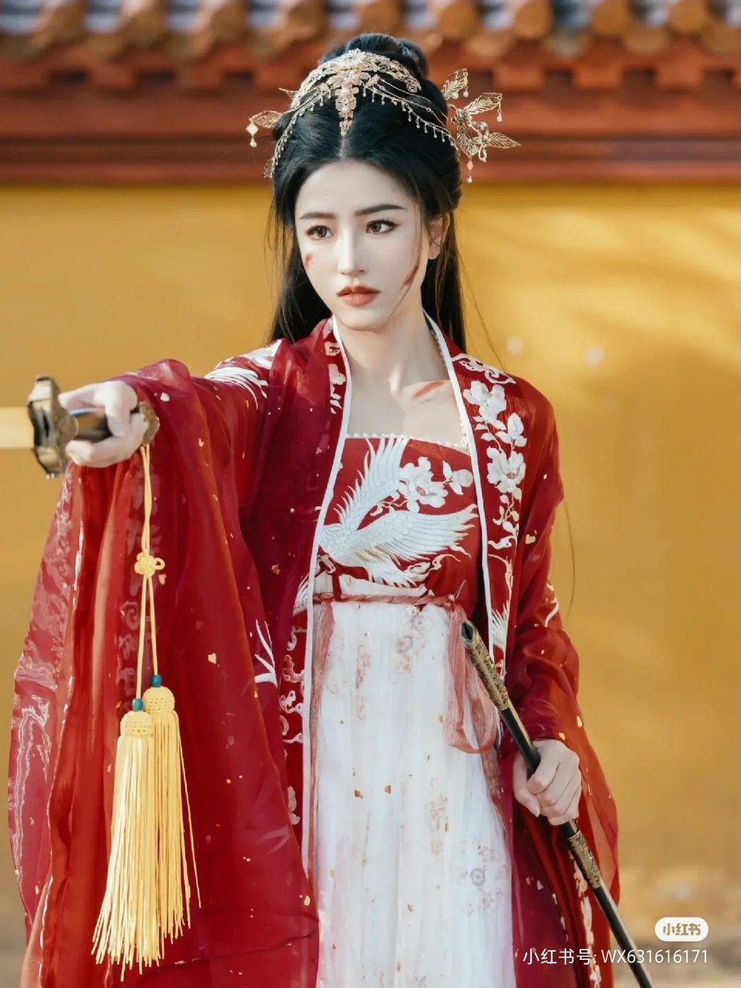 Elegant Fusion of Traditional Hanfu and Modern High-Heeled凉鞋，The Evolution of a Fashion Statement