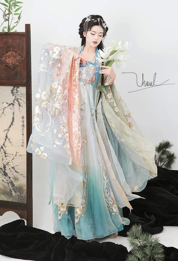 The All-Opening Cheongsam with Eight Buttons:A Detailed Exploration of Traditional Elegance The All-Opening Cheongsam with Eight Buttons:A Detailed Exploration of Traditional Elegance