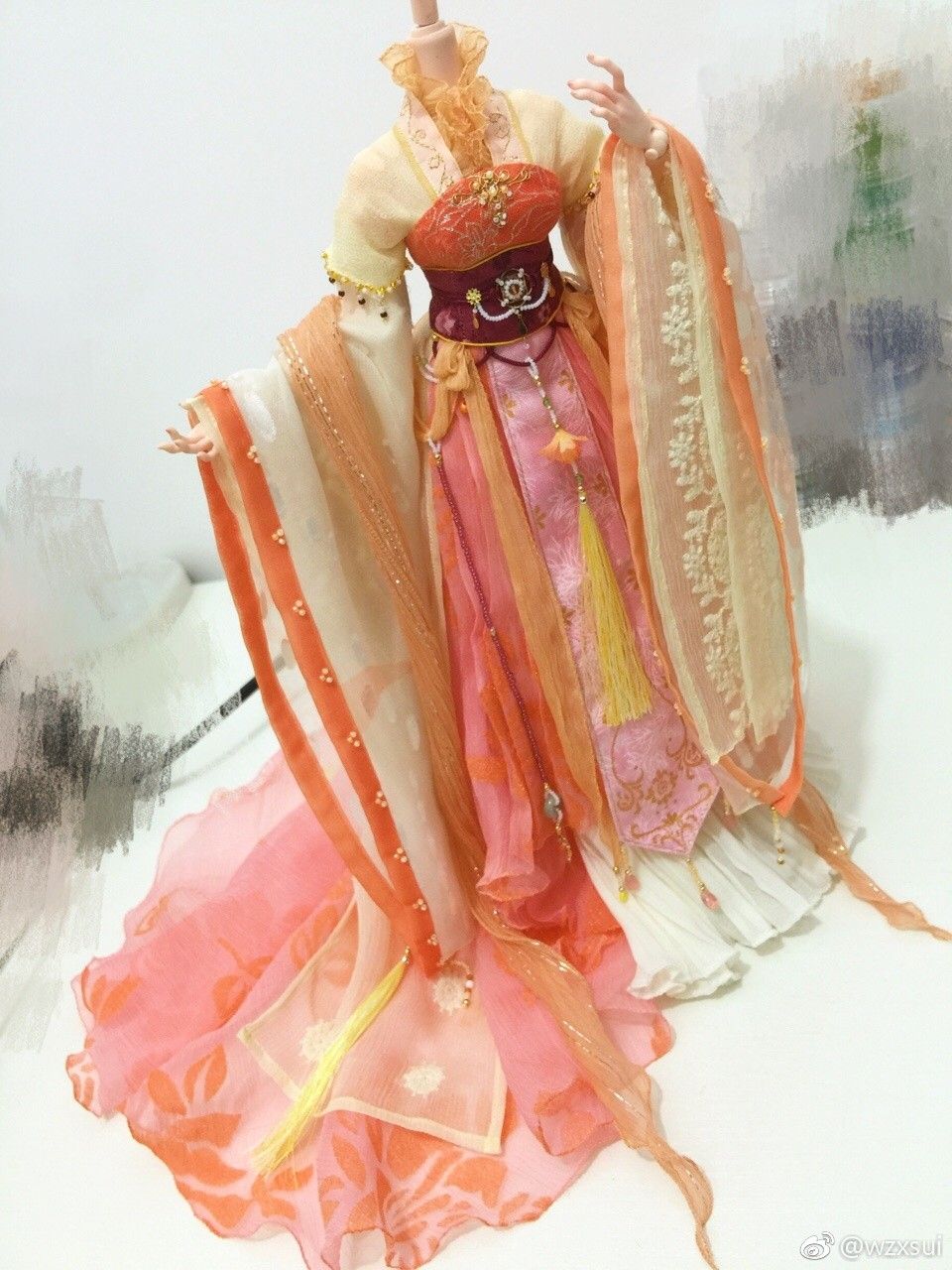 The Splendor of Bai Qians Style Hanfu Cheongsam with a Trailing Robe