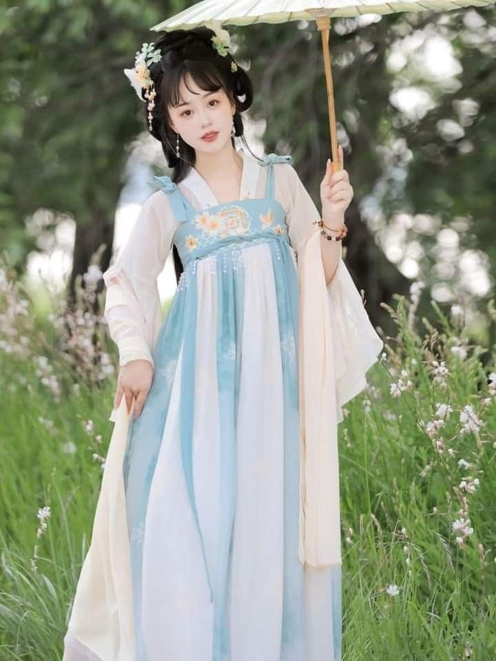 Little Girls in Bloom:The Enchantment of Patterned Cheongsam Little Girls in Bloom:The Enchantment of Patterned Cheongsam