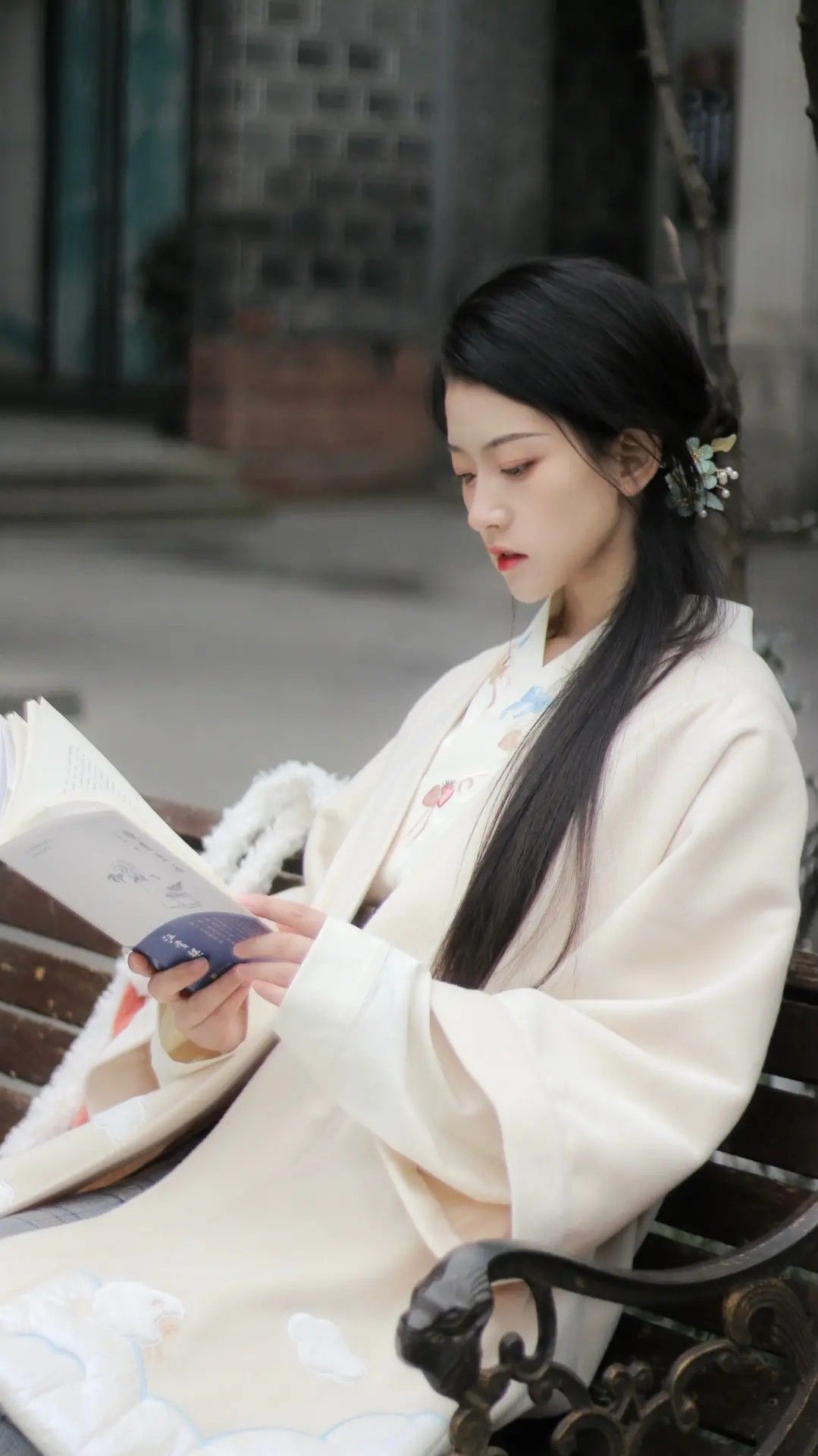 Green Hanfu Costume for Elementary School Girls:A Glimpse into Ancient Chinese Elegance