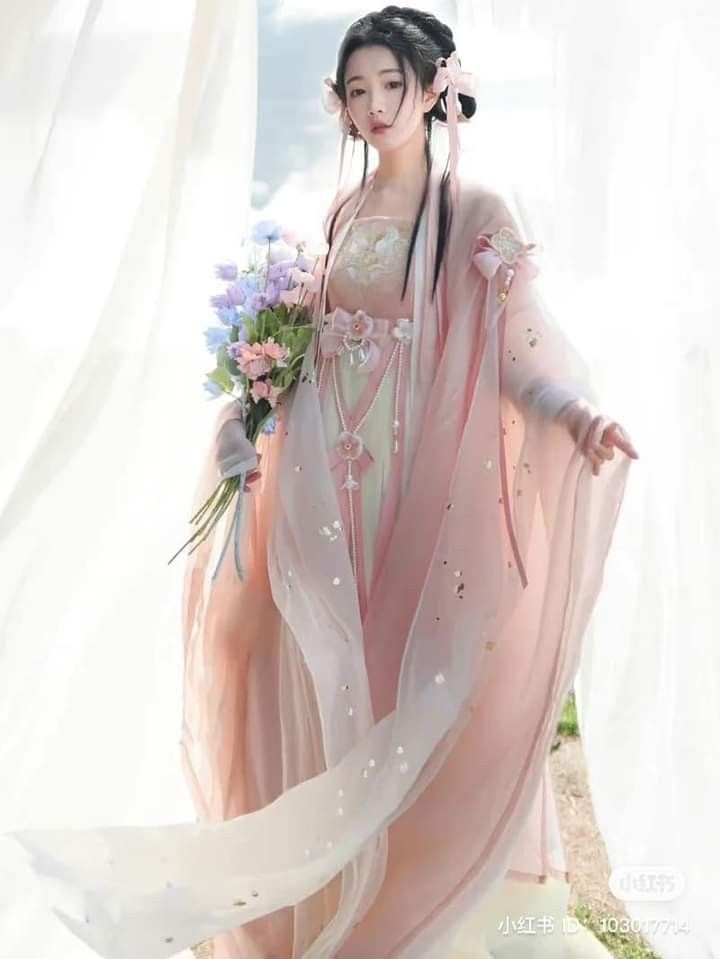 Modern Chinese-Style Loose Qipao:Embracing Traditional Elegance with Modern Comfort