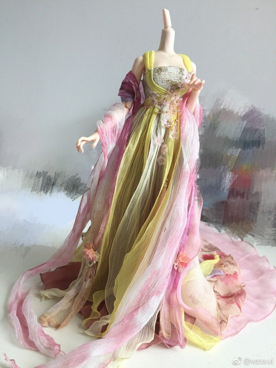 Tang-Style Hanfu Costumes for Girls:A Glimpse into the Splendor of Traditional Chinese Fashion