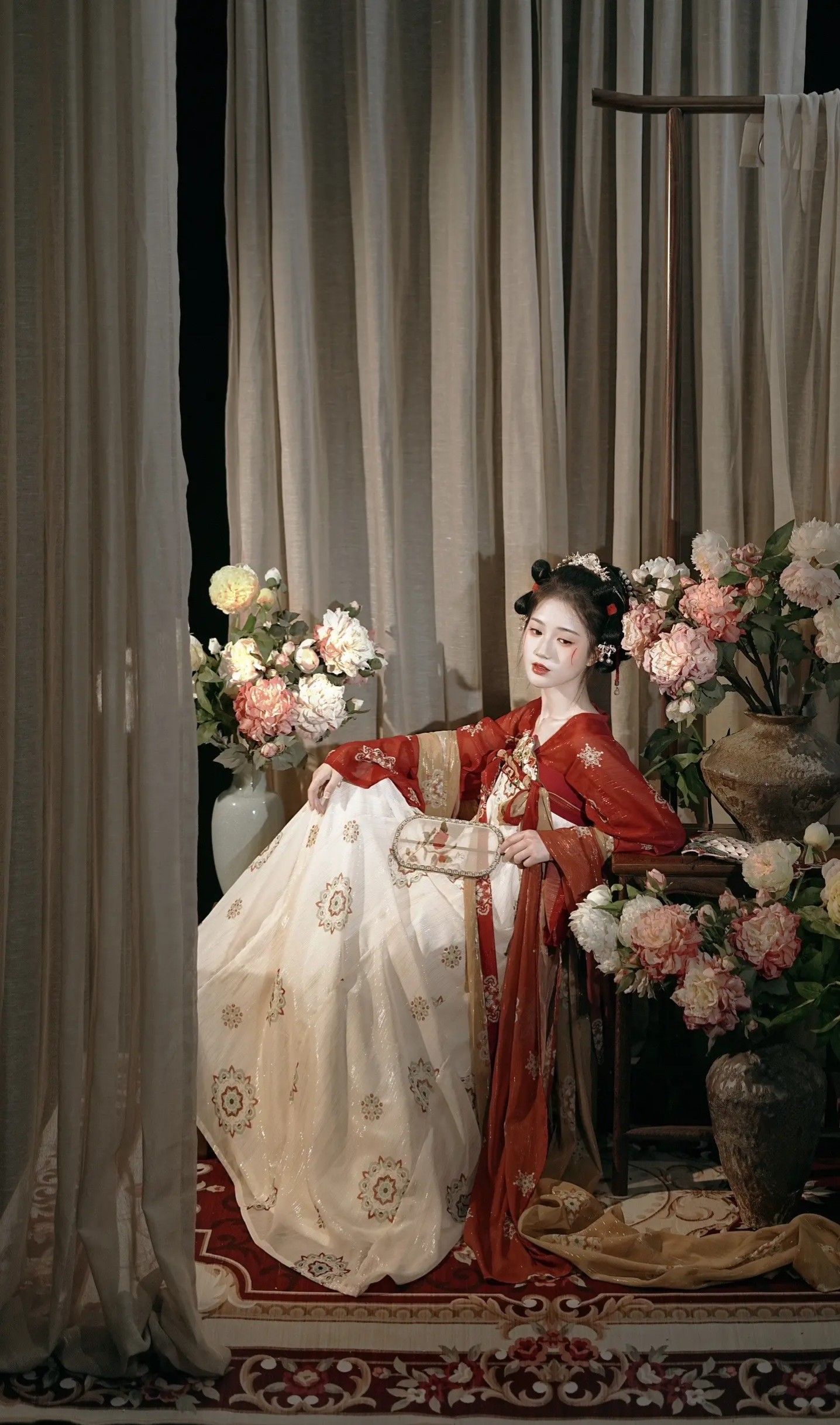 Elegant Hanfu Headdresses for a 3-Year-Old Girl