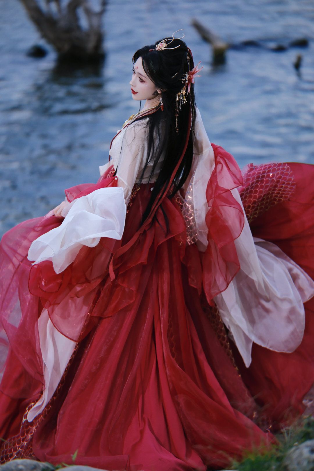 The Splendor of Hanfu:A Closer Look at the Water Pants