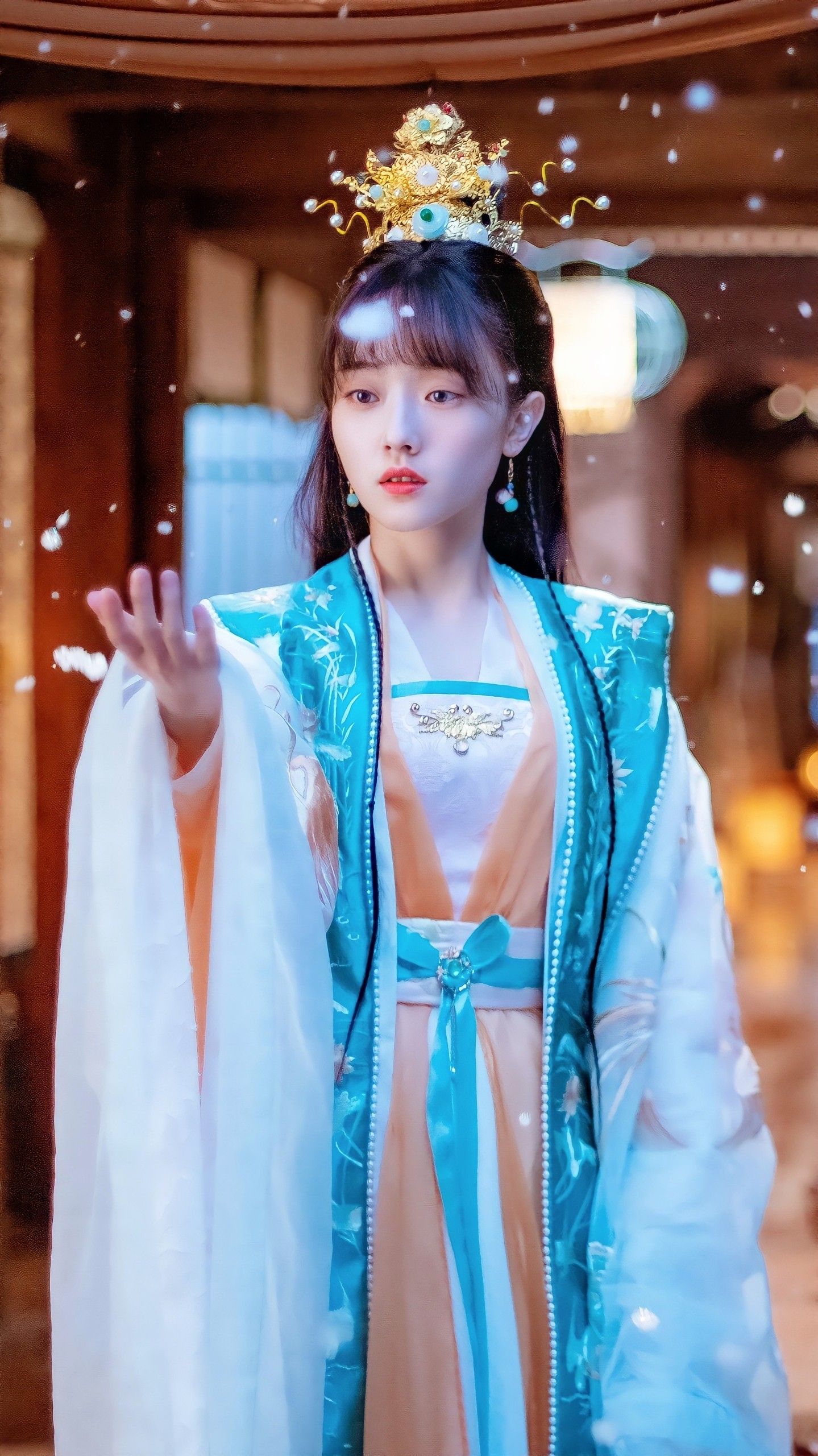 The Elegance of Cloud-Pattern Cheongsam:The Story of Yun Ge Ges Qipao