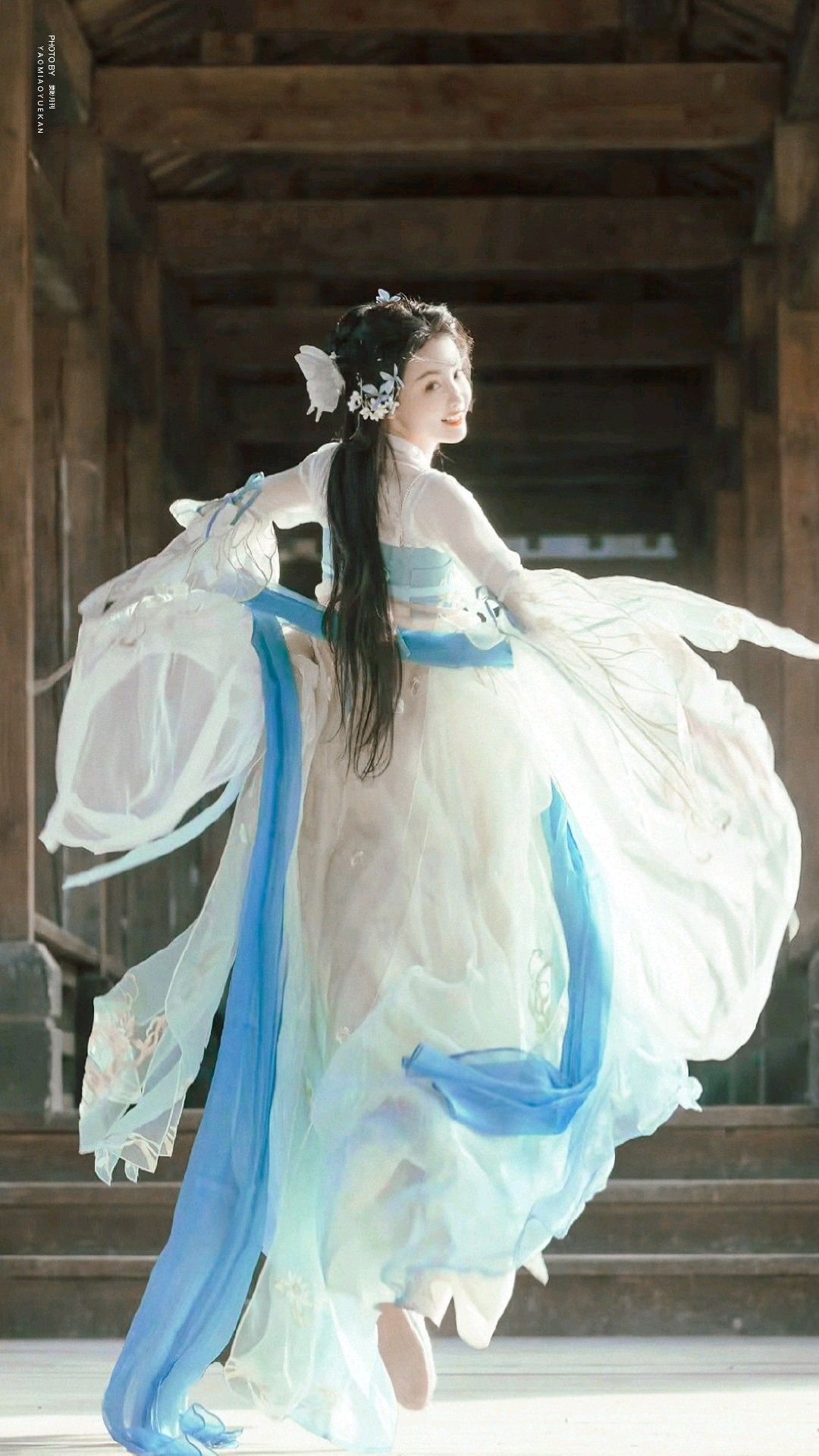 Autumn and Winter Fashion:The Elegance of Hanfu for Women Autumn and Winter Fashion:The Elegance of Hanfu for Women
