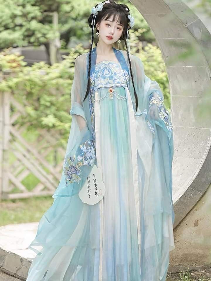 Original Hanfu Shoes:Embracing Traditional Elegance in Modern Design Original Hanfu Shoes:Embracing Traditional Elegance in Modern Design