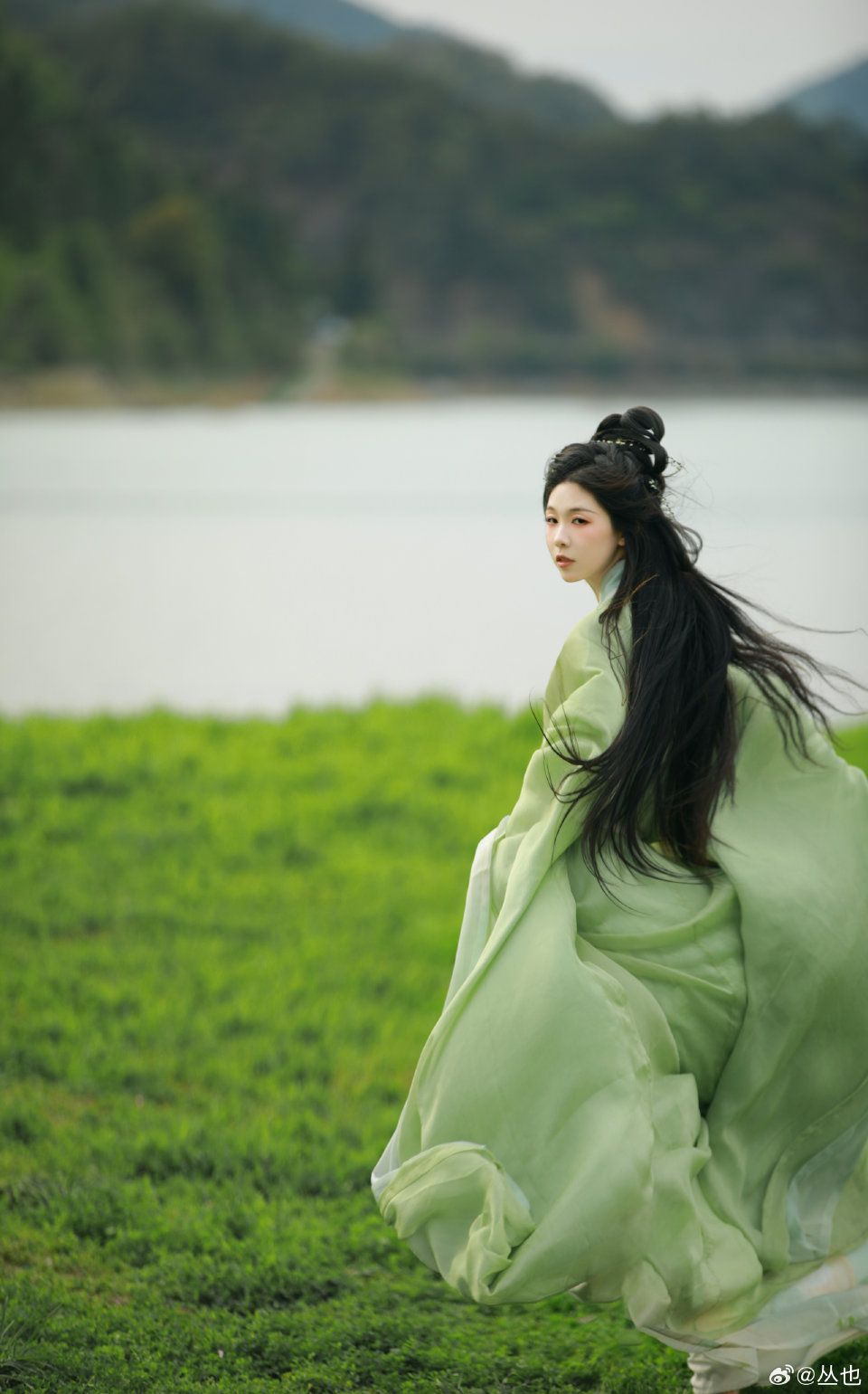 Embracing the Traditional:The Journey of Yihanxi Original Hanfu Fashion Embracing the Traditional:The Journey of Yihanxi Original Hanfu Fashion