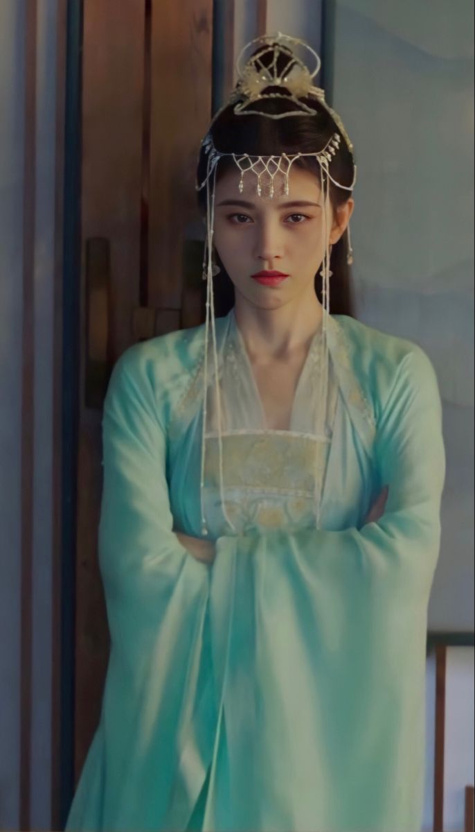 The Charm of Hanfu Costumes:A Little Girls Journey into the World of Chest-level Robes The Charm of Hanfu Costumes:A Little Girls Journey into the World of Chest-level Robes