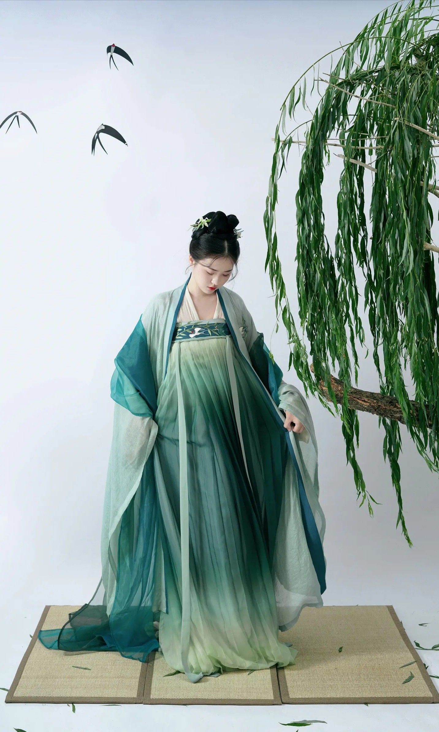 Spring Cheongsam Ensemble:Unveiling the Splendor of Traditional Elegance Spring Cheongsam Ensemble:Unveiling the Splendor of Traditional Elegance