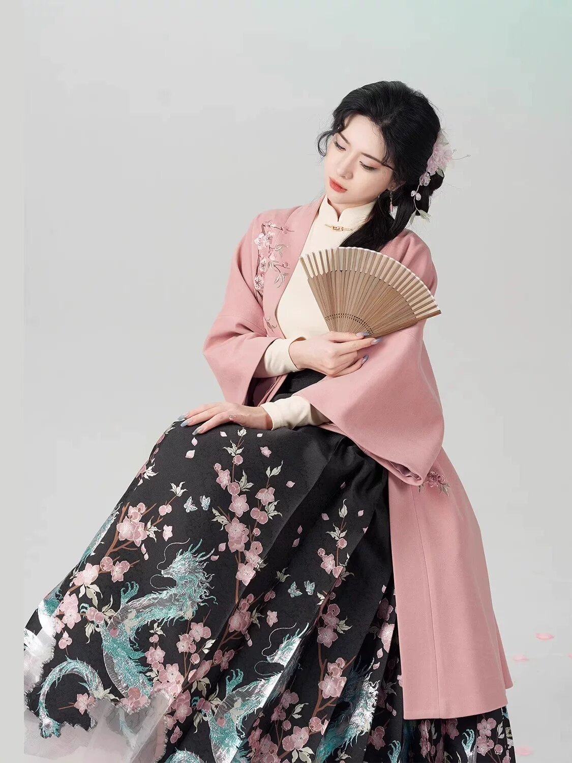 The Elegance of Traditional Hanfu Long-Style Tops
