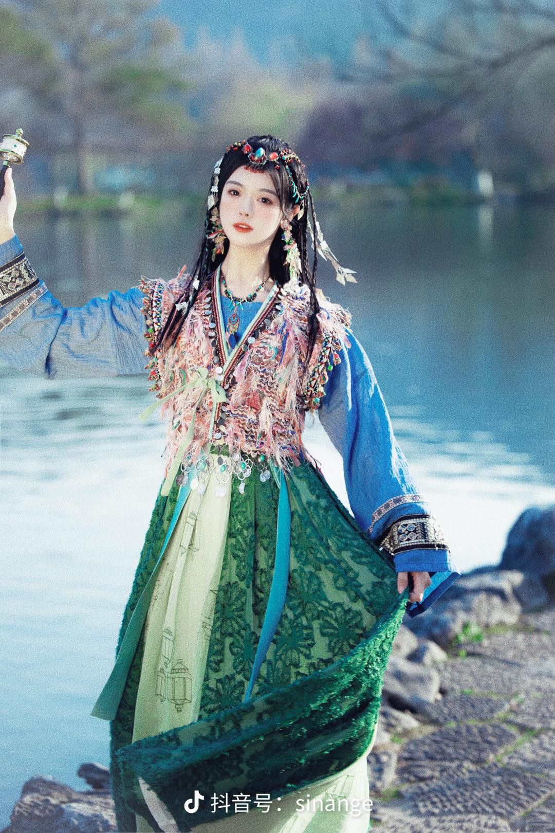 The Versatile Horseface Skirt:Modern Wear of Hanfu Fashion The Versatile Horseface Skirt:Modern Wear of Hanfu Fashion